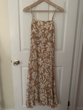 Spaghetti Strap Floral Maxi Dress in Tan & Cream Size S